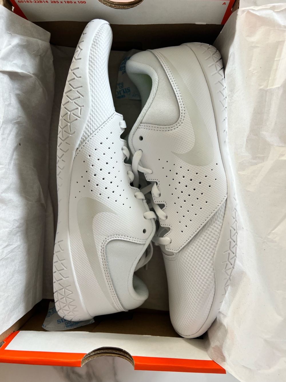Nike Sideline IV Women’s Cheerleading Shoe (size 9)
